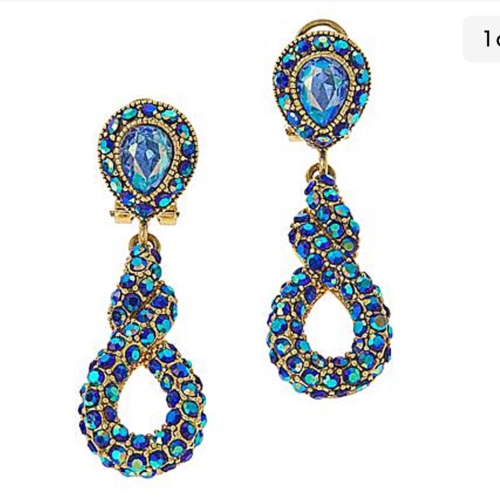 Heidi Daus "Sleek and Sophisticated" crystal earring
